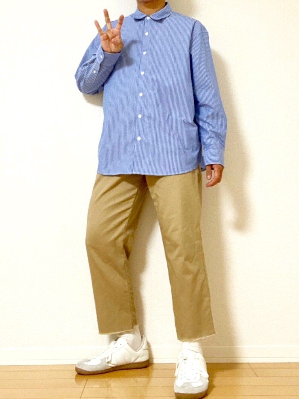 「ラブアンドピース2020、カジュアルコーデ、シンプルコーデ、秋のコーデ、秋服準備はじめました、ootd、シャツスタイル、プチプラ、アースカラー、ベージュ」｜「SENSE OF PLACE by URBAN RESEARCHのストライプシャツ（シャツ/ブラウス、ブルー系）」を使った、ゆっきーさん（メンズ・170cm）の秋コーディネートの1枚目の写真