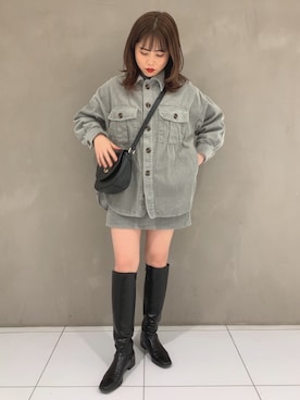 「WEGO（ウィゴー）のWEGO/コーデュロイタイトミニスカート（スカート、グリーン系）」を使った、niiyanatsumiさん（レディース・162cm）の冬コーディネート