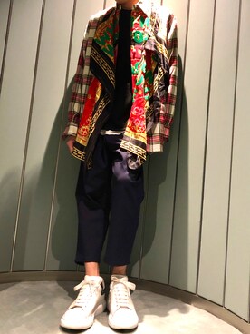 「pushBUTTONのアイテム（トップス）」を使った、Ho Chingさん（メンズ・174cm）の冬コーディネート
