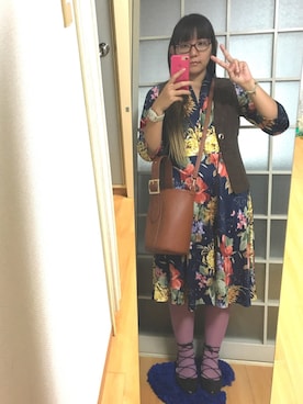 「アイテム（ファンデーション、ゴールド系）」を使った、みひろさん（レディース・159cm）の秋コーディネート