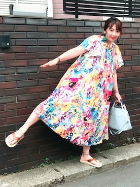 「柄物」｜「アイテム（ビーチサンダル）」を使った、Nahoko Miyaokaさん（レディース・158cm）の春コーディネート