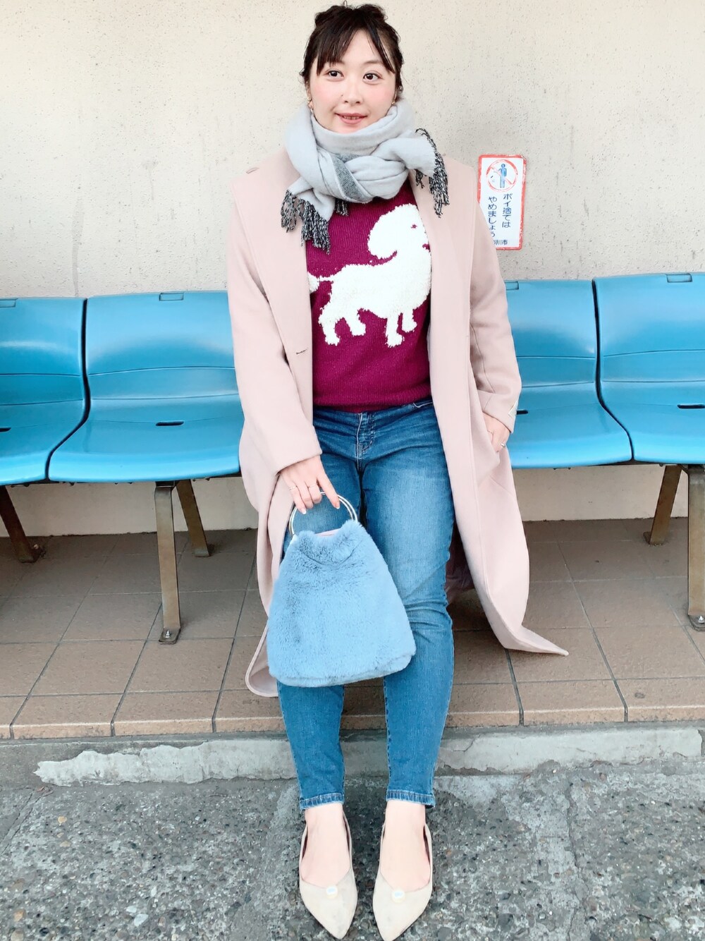 「マフラー、zozoデニム、zozoheat、おしゃれさんと繋がりたい、パープル、今日のコーデ、きれいめカジュアル、スキニーデニム、パンプス、ぽっちゃり」｜「H&Mのアイテム（マフラー、グレー系）」を使った、Nahoko Miyaokaさん（レディース・158cm）の冬コーディネートの1枚目の写真