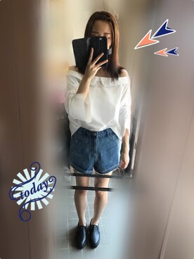 「GRL（グレイル）のアイテム（シャツ/ブラウス、ホワイト系）」を使った、えりさん（レディース）の秋コーディネート
