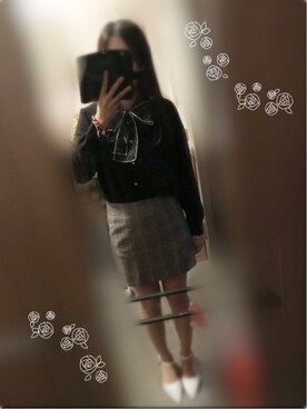 「GOGOSING（ゴゴシング）のアイテム（シャツ/ブラウス、ブラック系）」を使った、えりさん（レディース）の春コーディネート