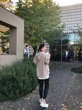 「classicalelf（クラシカルエルフ）のサイドスリット長袖無地ワイドプルオーバーパーカー(裏起毛パーカー)（パーカー、グリーン系）」を使った、yukiyoさん（レディース・171cm）の秋コーディネート