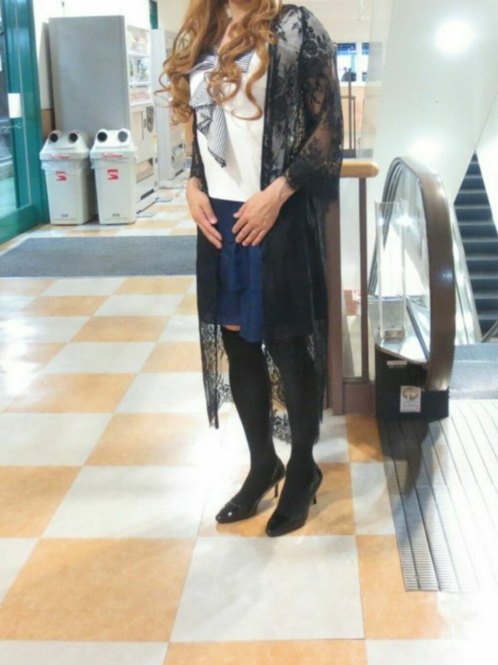 「女装、CECIL McBEE、NATURAL BEAUTY BASIC、INGNI」｜「CECIL McBEEのアイテム（Tシャツ/カットソー、ホワイト系）」を使った、西村らんさん（メンズ・170cm）の春コーディネートの1枚目の写真