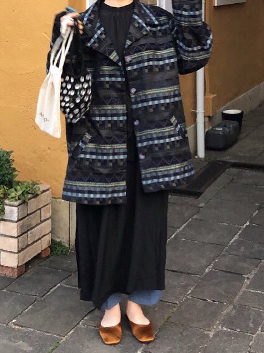 「ZARAのアイテム（ハンドバッグ、ブラック系）」を使った、サボテンさん（レディース・156cm）の春コーディネートの1枚目の写真