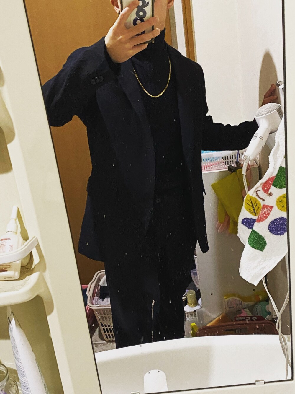 「ブラックコーデ、古着コーデ」｜「GUのアイテム（その他パンツ、ブラック系）」を使った、とみーじょんさん（メンズ・175cm）の冬コーディネートの1枚目の写真