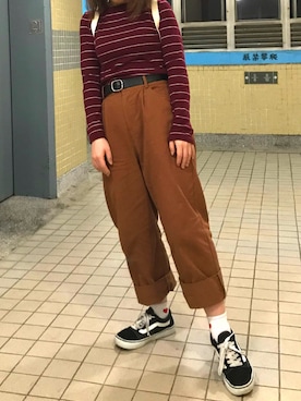 「taobaoのアイテム（パンツ、ブラウン系）」を使った、Alice Shekさん（レディース）の冬コーディネート