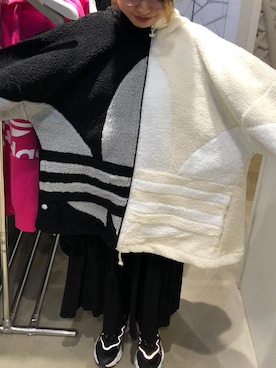 「アイテム（ダッフルコート）」を使った、Alice Shekさん（レディース・150cm）の冬コーディネート