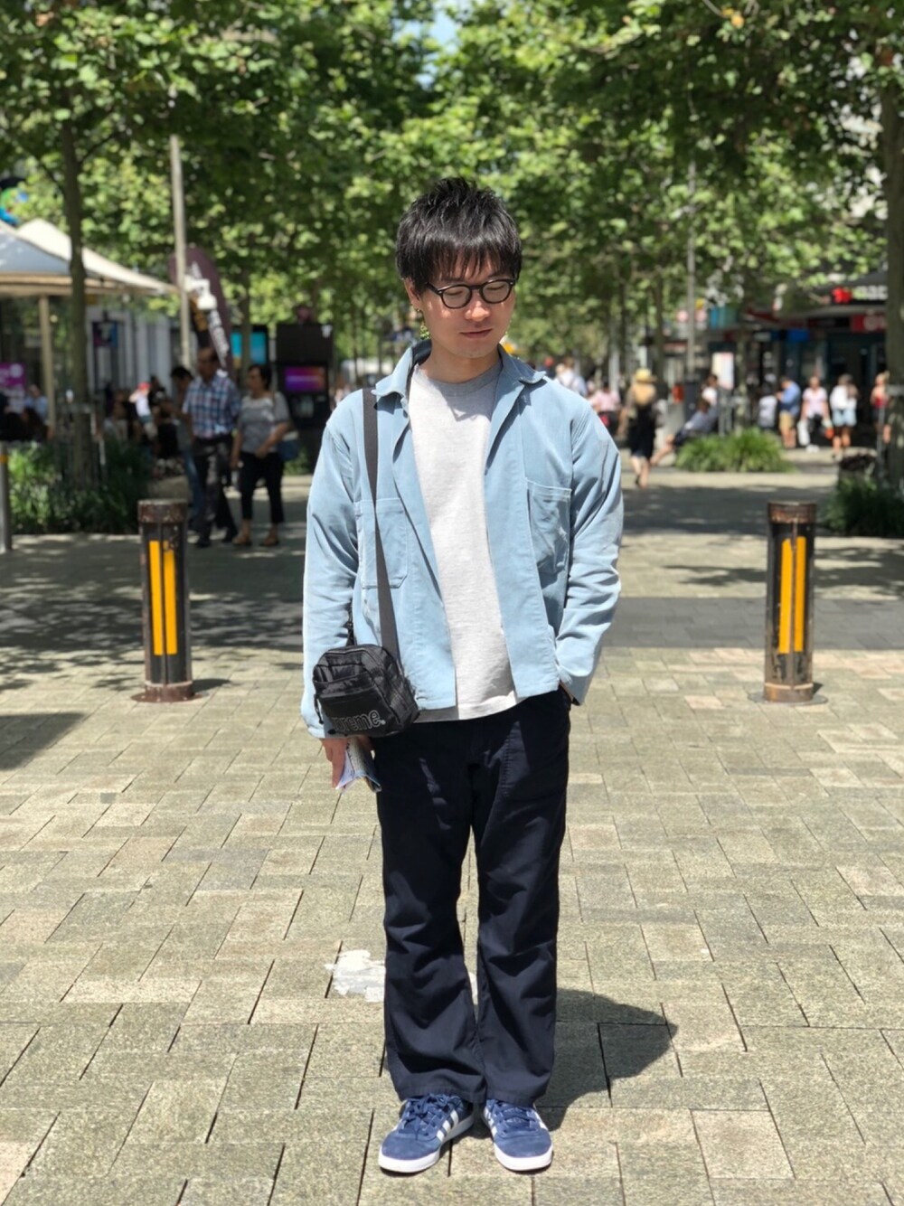 「秋のコーデ、休日スタイル、スニーカー、supreme、palace、オーストラリア、AURALEE、オーラリー」｜「AURALEEのアイテム（テーラードジャケット、ブルー系）」を使った、CTNTLさん（メンズ・171cm）の秋コーディネートの1枚目の写真