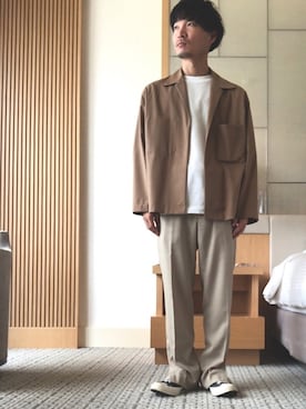 「チャックテイラー」｜「アイテム（スラックス）」を使った、CTNTLさん（メンズ・170cm）の冬コーディネート