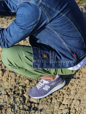 「sneakers」｜「アイテム（デニムジャケット）」を使った、24K_Madnessさん（メンズ・182cm）の夏コーディネート