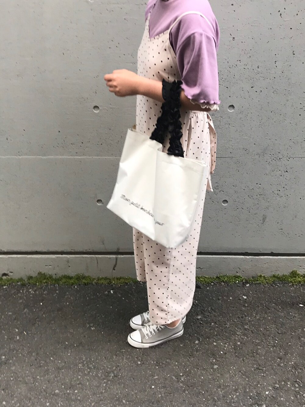 「3coinsのアイテム（バッグ、ホワイト系）」を使った、mさん（レディース・163cm）の春コーディネートの1枚目の写真
