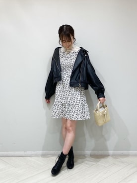 「アイボリー」｜「アイテム（ライダースジャケット）」を使った、マジェスティックレゴンルミネ立川店スタッフさん（レディース・162cm）の冬コーディネート
