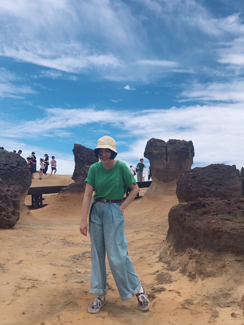 「Nike vintageのアイテム（トップス、グリーン系）」を使った、Yi Tyngさん（レディース・158cm）の夏コーディネートの1枚目の写真