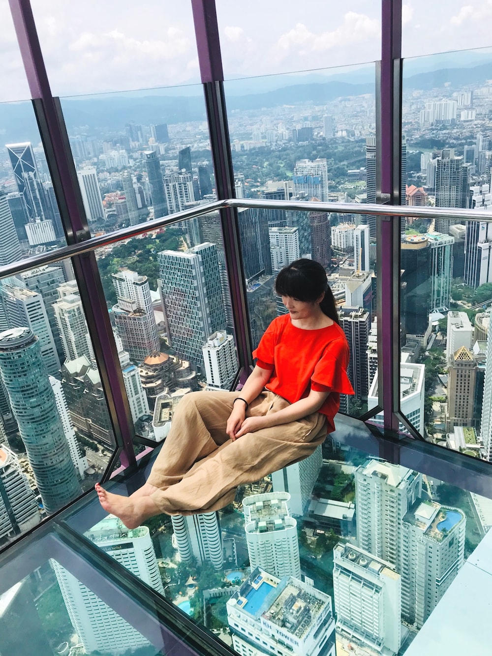 「大人カジュアル#カジュアル#Kuala Lumpur#skybox」｜「Spick & Spanの*デラヴェ麻フレアースリーブT◆（Tシャツ/カットソー、オレンジ系）」を使った、ayazoさん（レディース・158cm）の春コーディネートの1枚目の写真