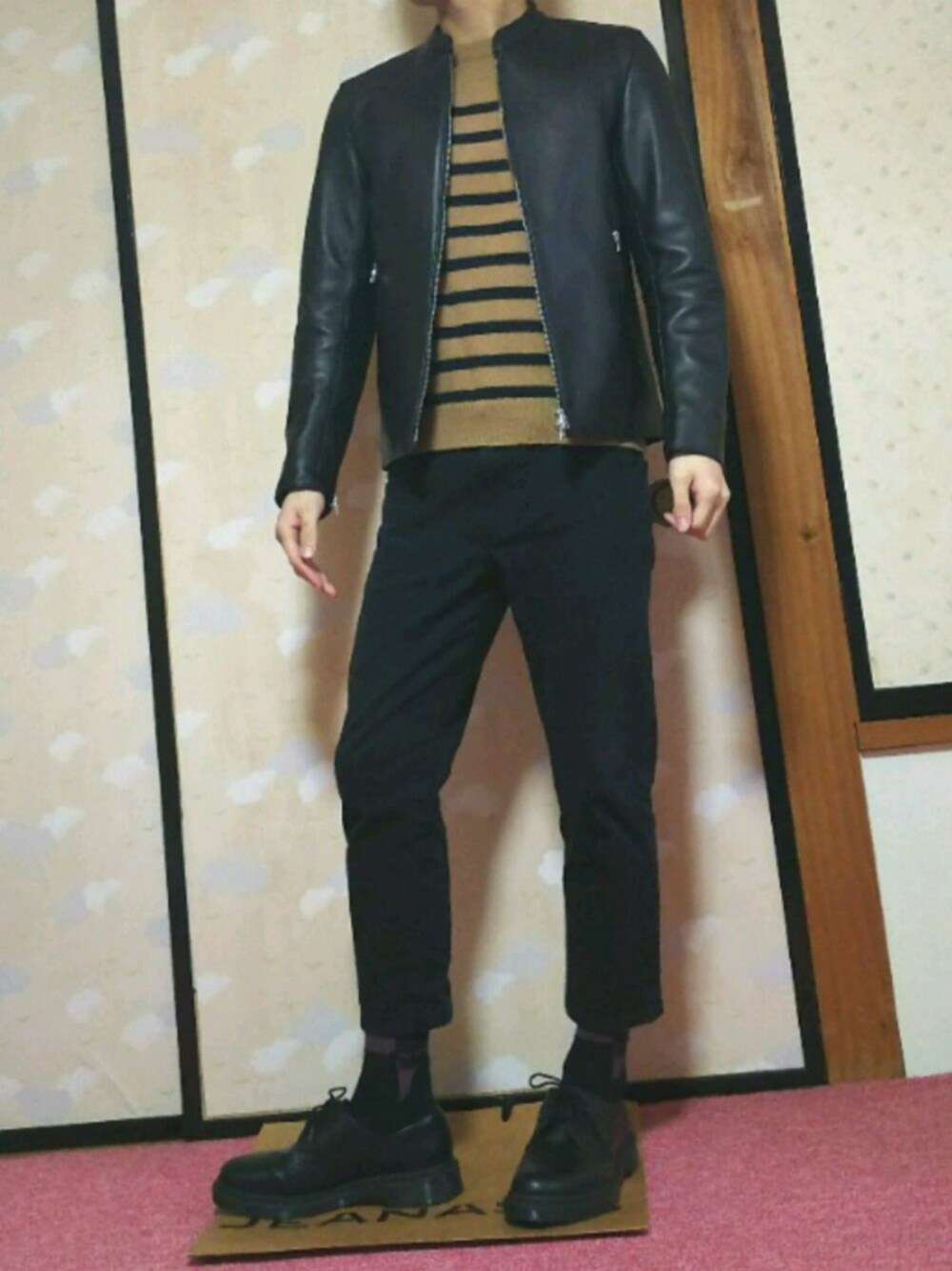 「シンプル、靴下チラ見せ、ライダース、ドクターマーチン、秋冬」｜「LIDNMのアイテム（ライダースジャケット、ブラック系）」を使った、ひろさん（メンズ・168cm）の冬コーディネートの1枚目の写真