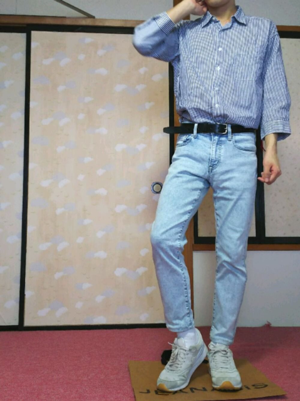 「RAGEBLUEのアイテム（シャツ/ブラウス、ブルー系）」を使った、ひろさん（メンズ・168cm）の秋コーディネートの1枚目の写真