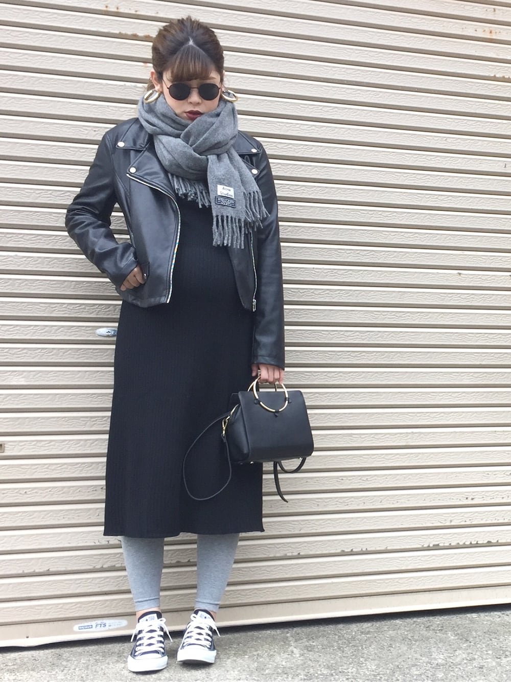 「ootd、ZARA、UNIQLO、ACNE、AcneStudios、マタニティ、マタニティコーデ、アクネ」｜「Acne Studiosのアイテム（マフラー、グレー系）」を使った、RURIさん（レディース・163cm）の冬コーディネートの1枚目の写真