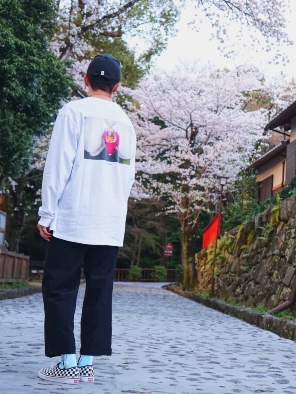 「supreme、COMME des GARCONS、whimsy、VANS、チェッカーフラッグ、ootd、花見、犬山城、ラフ、春コーデ」｜「THE PARK・ING GINZAのアイテム（キャップ、ブラック系）」を使った、F.Kentaroさん（メンズ・174cm）の春コーディネートの1枚目の写真