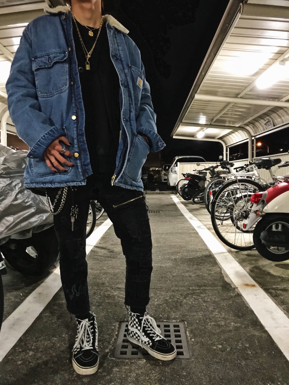 「carhartt、VANS、sk8-hi、outfit」｜「Carharttのアイテム（ジャケット/アウター、ブルー系）」を使った、F.Kentaroさん（メンズ・175cm）の冬コーディネートの1枚目の写真