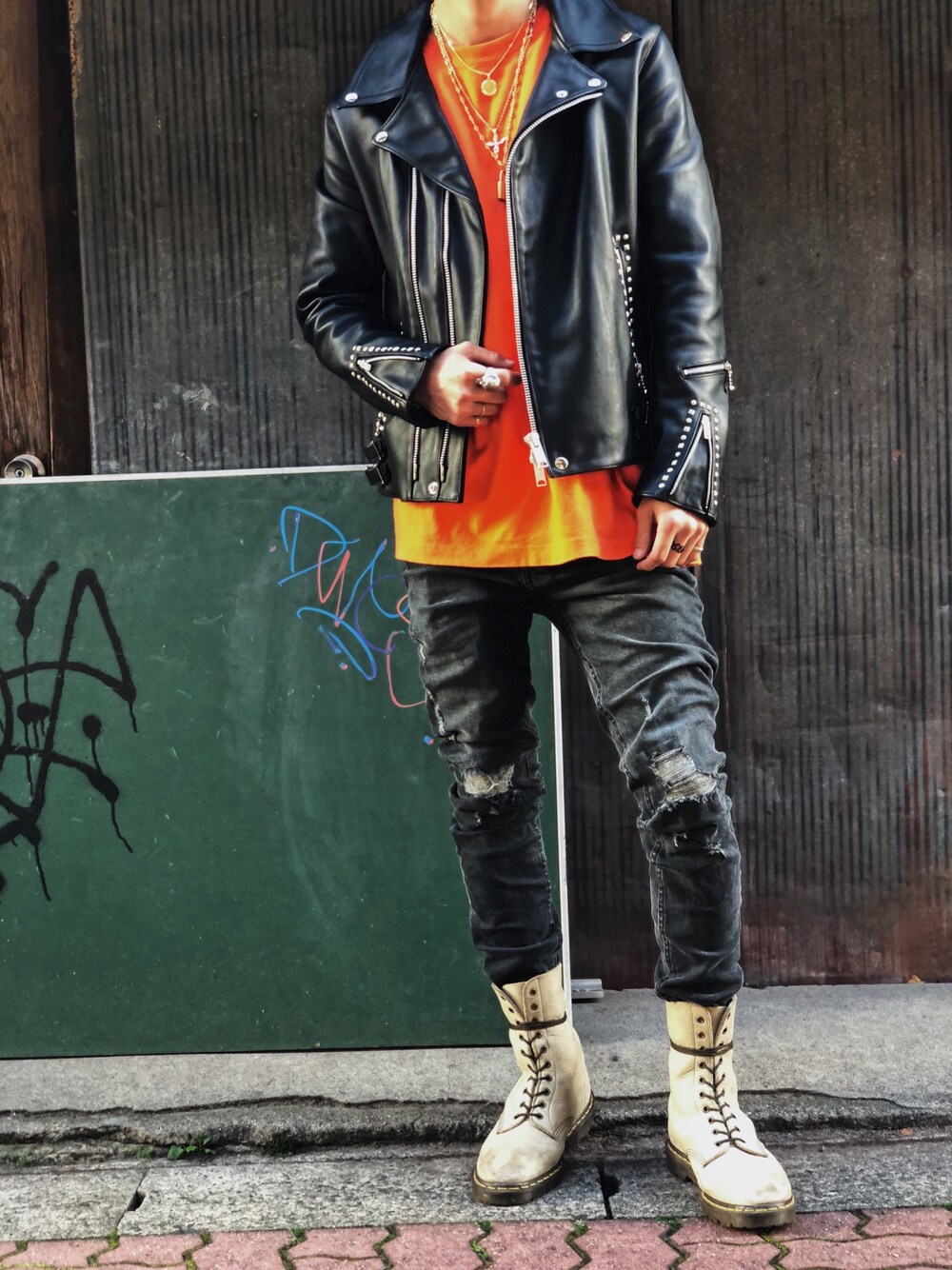 「JAMES GROSE、carhartt、ksubi、travisscott、Dr.Martens、outfit、ootd」｜「JAMES GROSEのJames Grose /ジェームスグロース：JS別注 GEORGIAN JACKET＃（ライダースジャケット、ブラック系）」を使った、F.Kentaroさん（メンズ・175cm）の春コーディネートの1枚目の写真