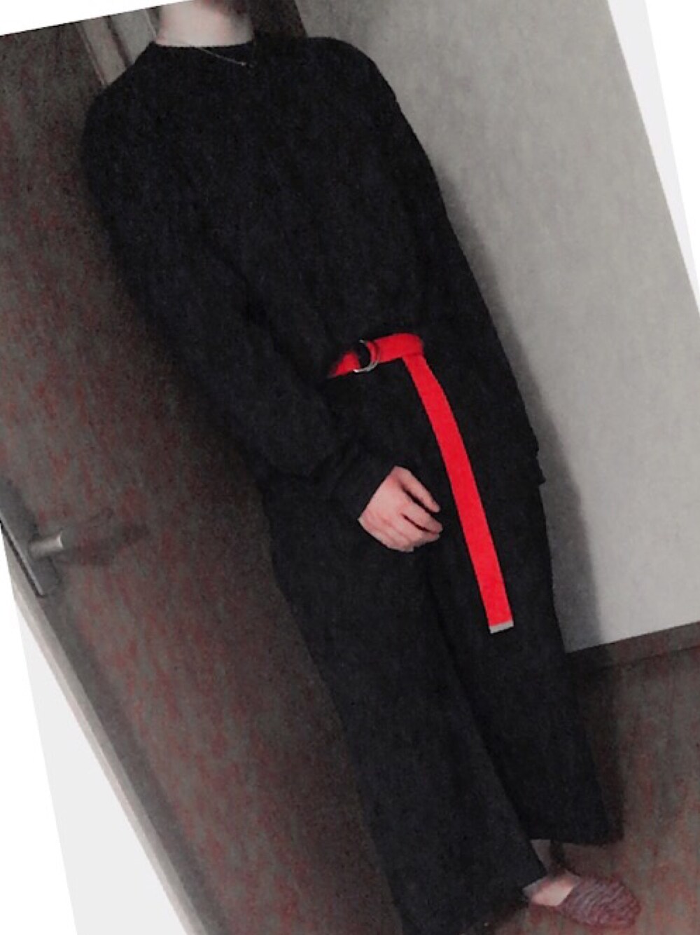 「タックイン、初投稿、喪服、リングベルト」｜「ZIP FIVEのサスペンダー付きワイドガウチョ（スラックス、ブラック系）」を使った、みさん（メンズ・178cm）の春コーディネートの1枚目の写真