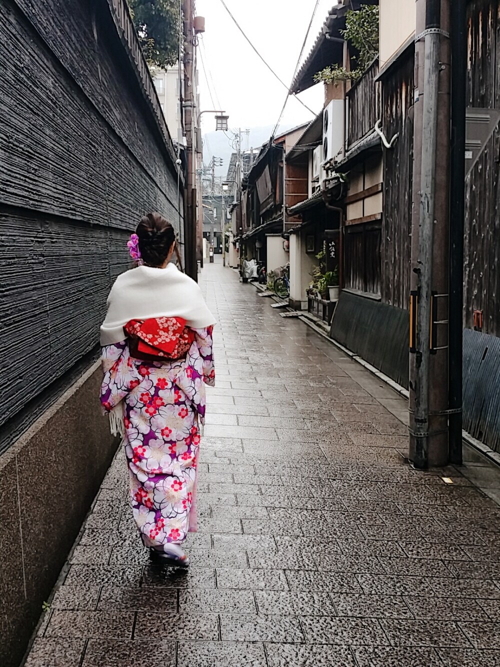 「京都」｜「樱花和服のアイテム（浴衣、パープル系）」を使った、飛鳥さん（レディース・157cm）の秋コーディネートの1枚目の写真