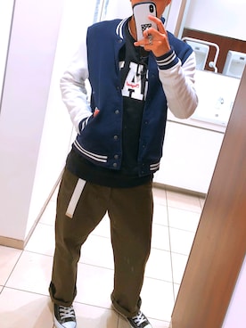 「GAP（ギャップ）のロゴフリース クルーネックプルオーバー（スウェット、ホワイト系）」を使った、T Hさん（メンズ・171cm）の秋コーディネート