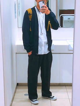 「UNIQLO（ユニクロ）のウールVネックカーディガン（長袖）（カーディガン/ボレロ、ブルー系）」を使った、T Hさん（メンズ・171cm）の秋コーディネート