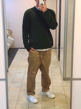 「UNIQLO（ユニクロ）のアイテム（ニット/セーター、グリーン系）」を使った、T Hさん（メンズ・171cm）の秋コーディネート