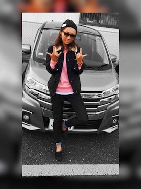 「黒×ピンク」｜「アイテム（デニムジャケット）」を使った、COCOさん（レディース・163cm）の秋コーディネート