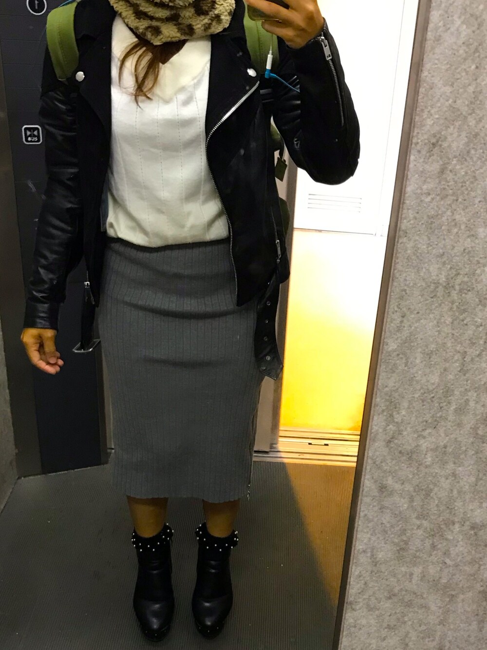 「Diesel、タイトスカート、ハイヒールブーツ、ニット」｜「attagirlのアイテム（ブーツ、ブラック系）」を使った、Wankoさん（レディース・147cm）の秋コーディネートの1枚目の写真