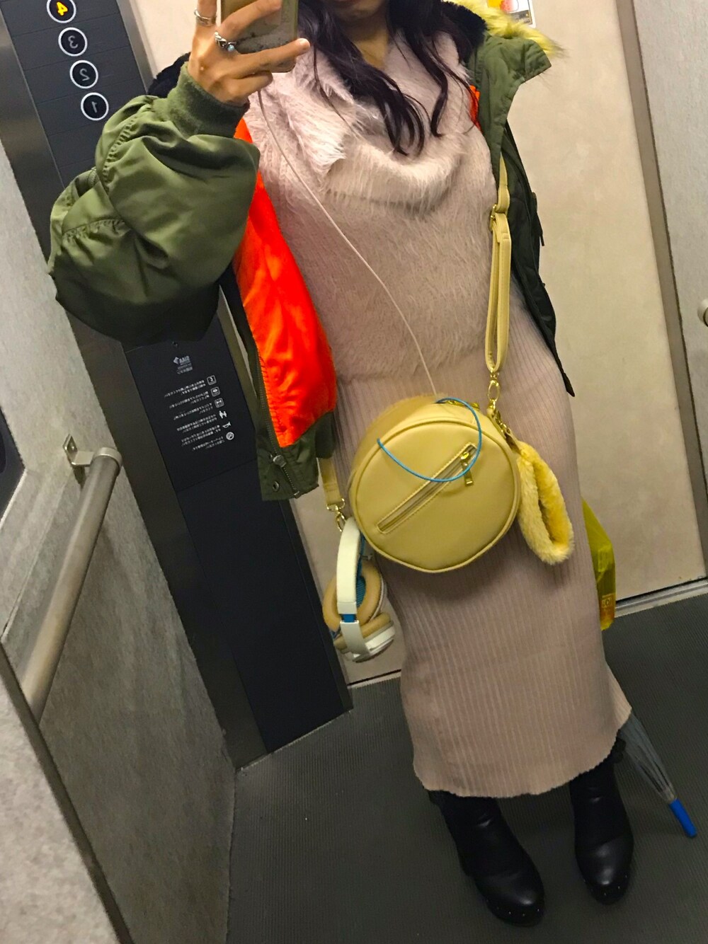 「ニットワンピース、RESEXXY、WEGO」｜「WEGOのアイテム（モッズコート、グリーン系）」を使った、Wankoさん（レディース・147cm）の冬コーディネートの1枚目の写真