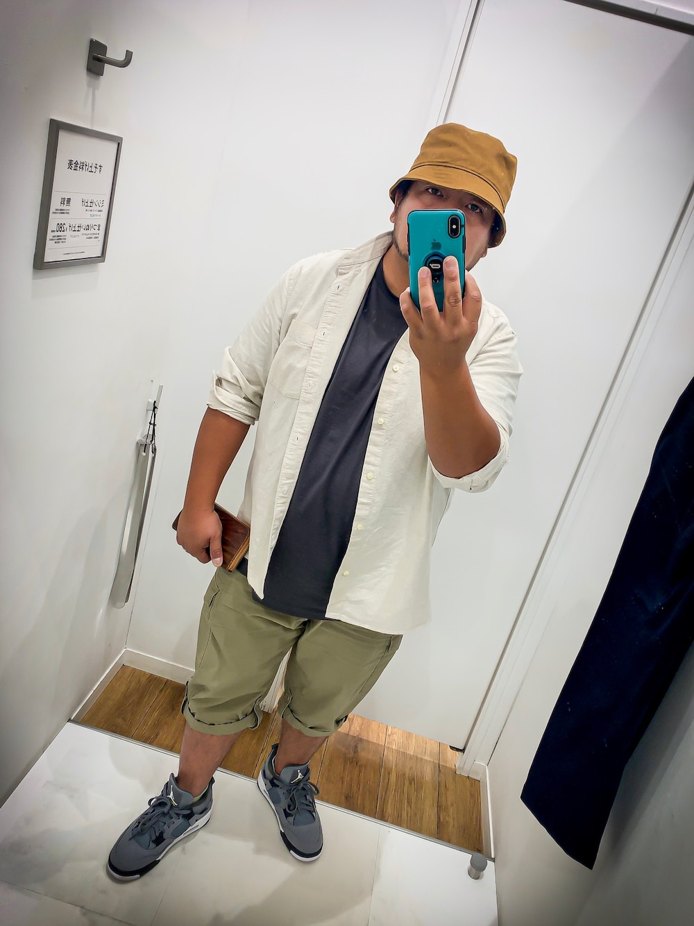 「秋のコーデ、H&M、UNIQLO、デブでもオシャレ、デブコーデ、ジョーダン4、ナイキ、エアジョーダン」｜「H&Mのアイテム（帽子、ブラウン系）」を使った、ri-chaさん（メンズ・165cm）の秋コーディネートの1枚目の写真