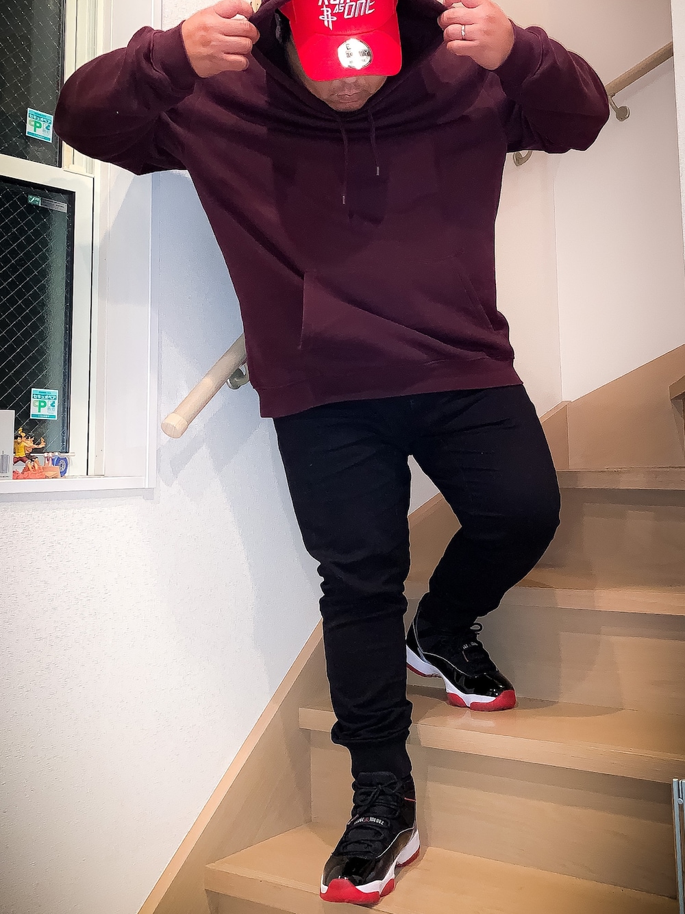 「デブでもオシャレ、AIR JORDAN、Jordan11、NIKE、sneakers、スニーカーコーデ、スニーカー、冬コーデ」｜「NEW ERAのニューエラ キッズ キャップ 9TWENTY ANGELS COLLECTION MLB ロサンゼルス エンゼルス オブ アナハイム スカーレット NEW ERA YOUTH 帽子（キャップ、レッド系）」を使った、ri-chaさん（メンズ・165cm）の冬コーディネートの1枚目の写真