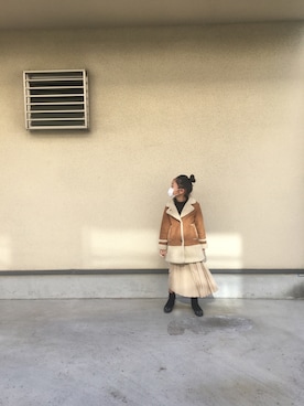 「ZARA（ザラ）のアイテム（ジャケット/アウター、ベージュ系）」を使った、amaさん（キッズ・133cm）の冬コーディネート