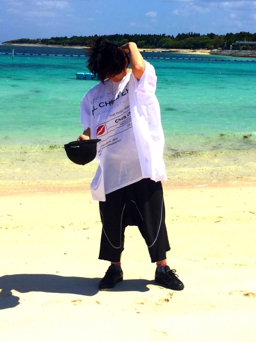 「夏コーデ、ラフ、ブラック、ビッグシルエット、ストリート、休日スタイル、シンプル」｜「COMME des GARCONSのアイテム（その他パンツ、ブラック系）」を使った、エリザベスさん（メンズ・172cm）の夏コーディネートの1枚目の写真