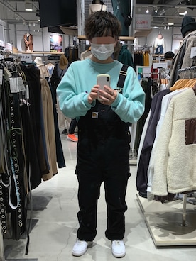 「Carhartt（カーハート）のアイテム（サロペット/オーバーオール、ブラック系）」を使った、ごんさん（メンズ・165cm）の秋コーディネート