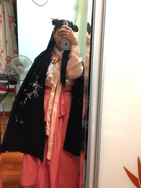 「アイテム（ポンチョ、オレンジ系）」を使った、小猫瞳さん（レディース・160cm）の冬コーディネート
