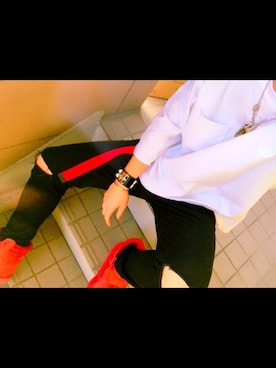 「アイテム（バングル/リストバンド）」を使った、さかきばらさん（メンズ・174cm・20代）の秋コーディネート