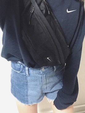 「NIKE(ナイキ)のアイテム(ショルダーバッグ)」を使った、kaedeさん(レディース・163cm)の秋コーディネート