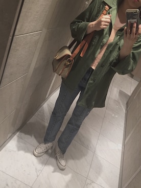 「select MOCA（セレクトモカ）の【GISELe4月号掲載】【GISELe12月号掲載】センタープレスストレートヘムラインカットオフダメージ加工デニム（デニムパンツ）」を使った、mさん（レディース・157cm）の夏コーディネート