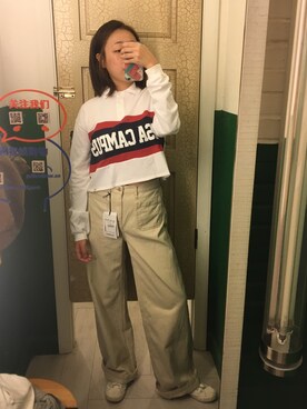「PULL&BEAR（プルアンドベア）のアイテム（チノパンツ）」を使った、手机顽症さん（レディース・167cm）の秋コーディネート