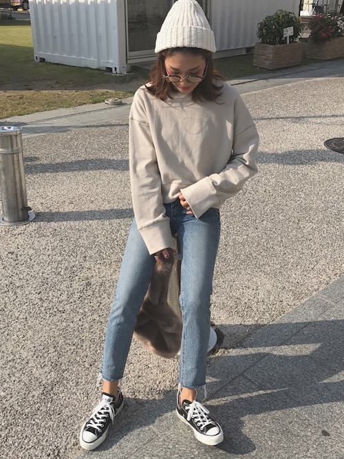 搭配t恤(米色系)的時尚穿搭總 