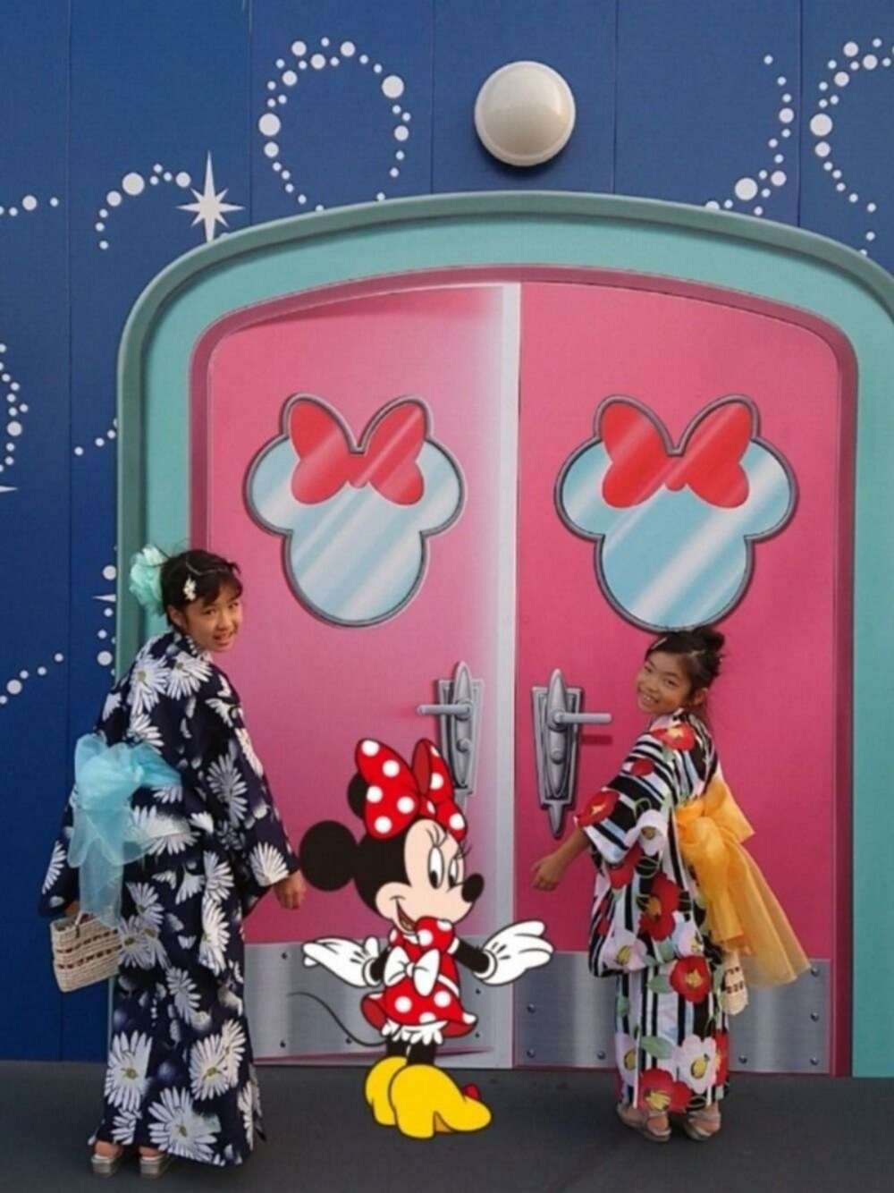 「ディズニーランド、浴衣、浴衣ディズニー、キッズコーデ、小学生、おんなのこ、姉妹、レトロモダン、キャサリンコテージ」｜「ベイマックスのアイテム（その他、その他）」を使った、saramimiさん（キッズ・120cm）の夏コーディネートの1枚目の写真
