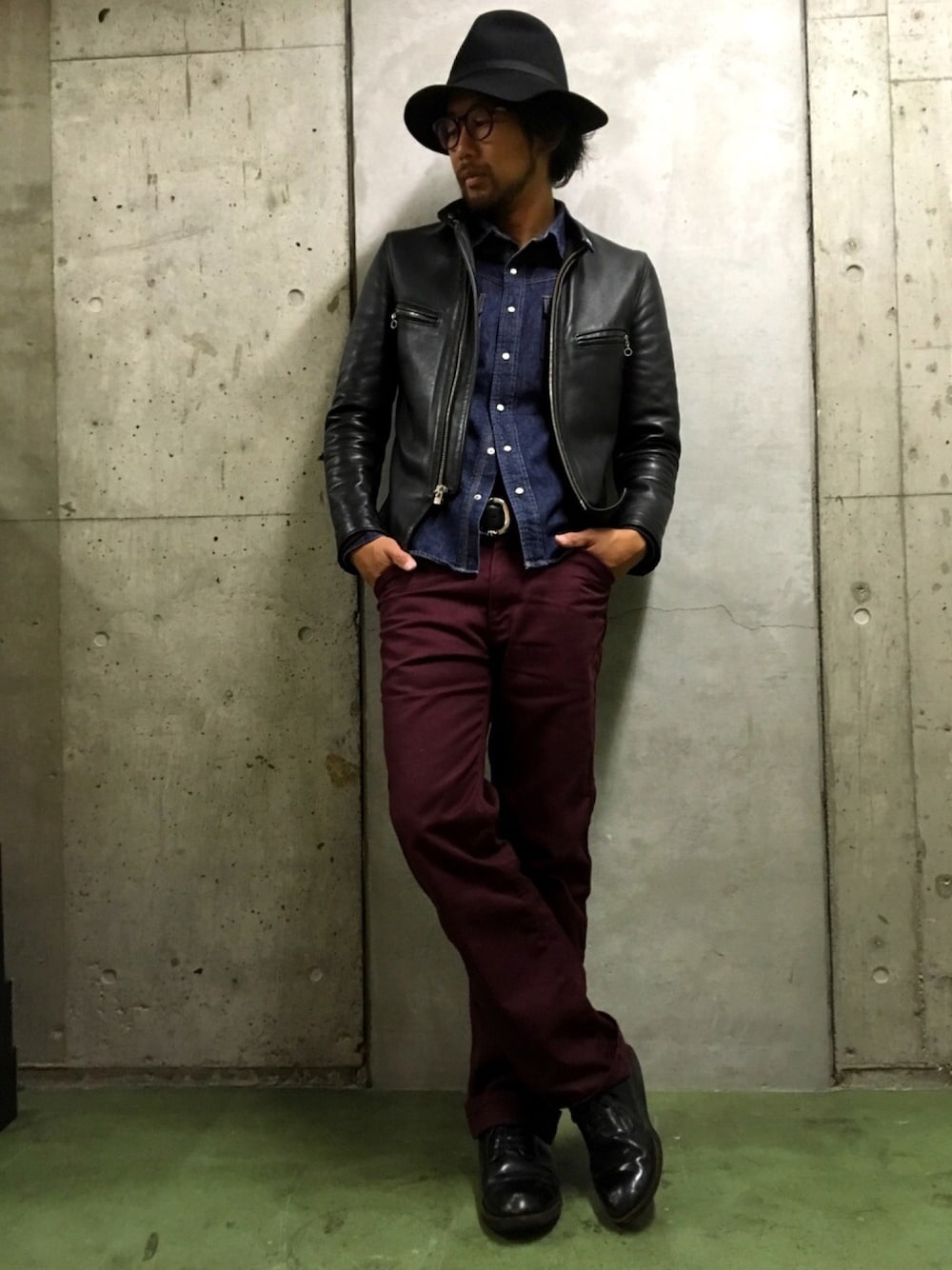 「SCHOTT、ショット、ライダース、革ジャン、シングルライダース」｜「schottのSchott(ショット)  641XX 60'S　STAND RIDERS / ライダース（ライダースジャケット、ブラック系）」を使った、鈴木 瞬さん（メンズ・176cm）の秋コーディネートの1枚目の写真