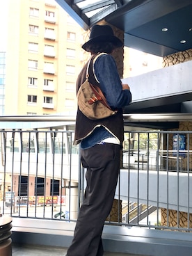 「ショット」｜「アイテム（バッグ）」を使った、鈴木 瞬さん（メンズ・176cm）の秋コーディネート