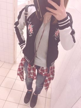 「NICE CLAUP（ナイスクラップ）のアイテム（ブルゾン）」を使った、R I N .さん（レディース・158cm）の春コーディネート